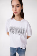 T-SHIRT PARICOLLO MEZZA MANICA CON RICAMO E APPL. STRASS