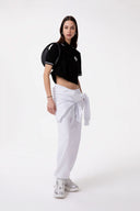 T-SHIRT CROP MEZZA MANICA CON COLLO E ABBOTTONATURA A POLO APPL. TERMO LATO CUORE