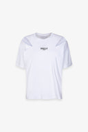 T-SHIRT PARICOLLO MEZZA MANICA CON DETTAGLIO TAGLI SU SPALLE APPLICAZIONE LOGO