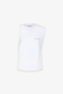 T-SHIRT SMANICATA CON DETTAGLIO SUL DAVANTI E LOGO STRASS LATO CUORE