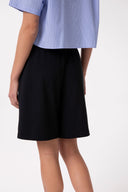 SHORT IN INTERLOCK CON CINTO ELASTICATO , BANDINE IN RASO SU FIANCHI E PENDENTE G SILVER