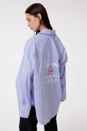 CAMICIA OVER IN BASTONETTO DI COTONE CON CLAIM STAMPATO