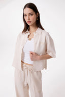 CAMICIA A MEZZA MANICA CROPPED IN MISTOLINO