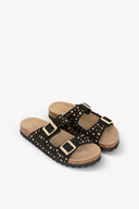 SANDALO IN SUEDE CON DOPPIA FIBBIA E BORCHIE