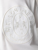T-SHIRT IN JESEY PARICOLLO MEZZA MANICA CON APPLICAZIONE LOGO DAVANTI