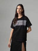 T-SHIRT PARICCOLO MEZZA MANICA CON APPLICAZIONE STRASS