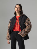 GIUBBINO IN DENIM CON MANICHE IN ECOFUR E PERSONALIZZAZIONE LOGO SUL RETRO