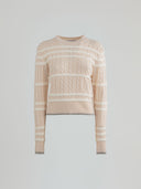 Pullover con motivo a treccia e pendaglio logato sul retro