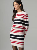 PULLOVER CON MOTIVO A TRECCIA E PENDAGLIO SUL RETRO