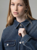 CAMICIA OVER IN DENIM CON BOTTONI LOGATI